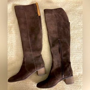 Used 1 time super comfy knee high boots